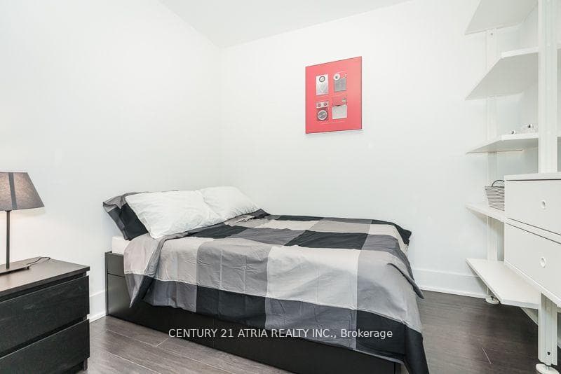 39 Queens Quay Unit 719 photo 8