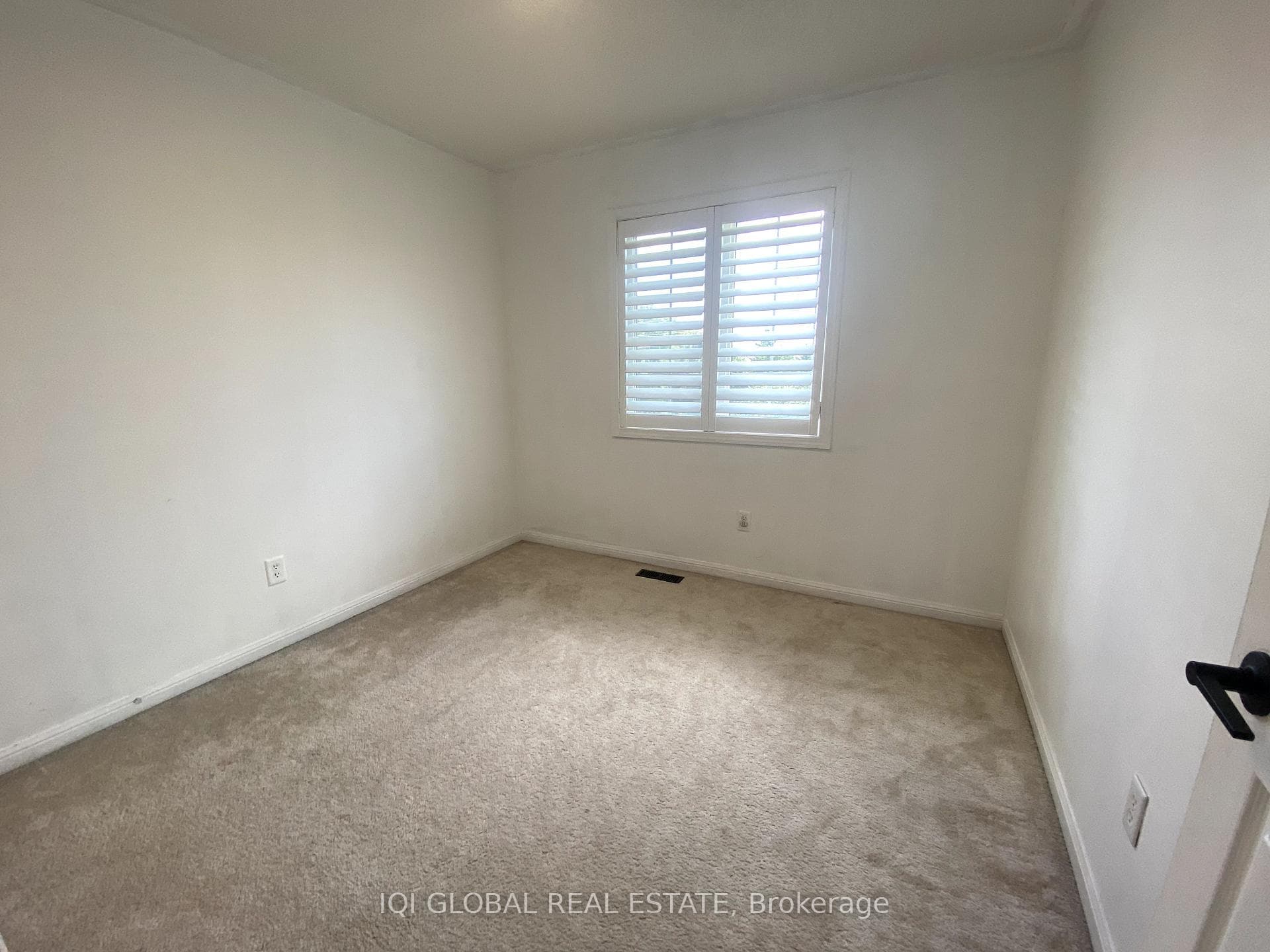 8 Bonello Crescent photo 24