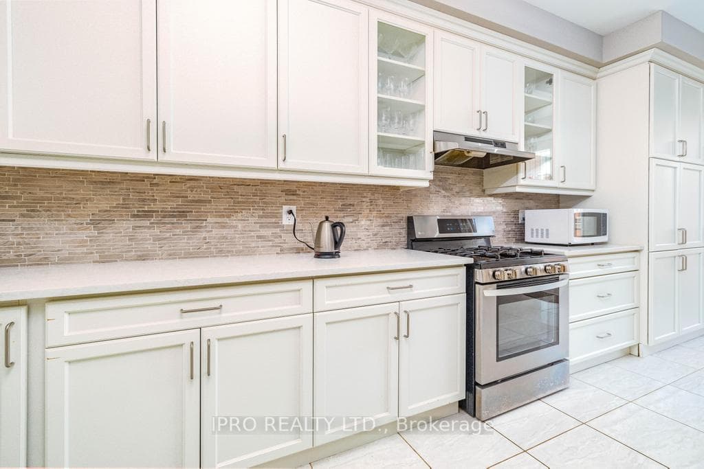 1343 Rose Way photo 15