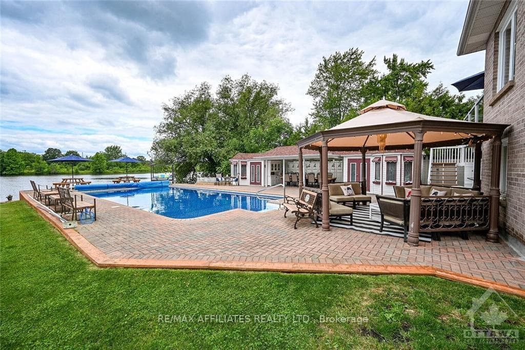 428 QUEEN Street photo 23
