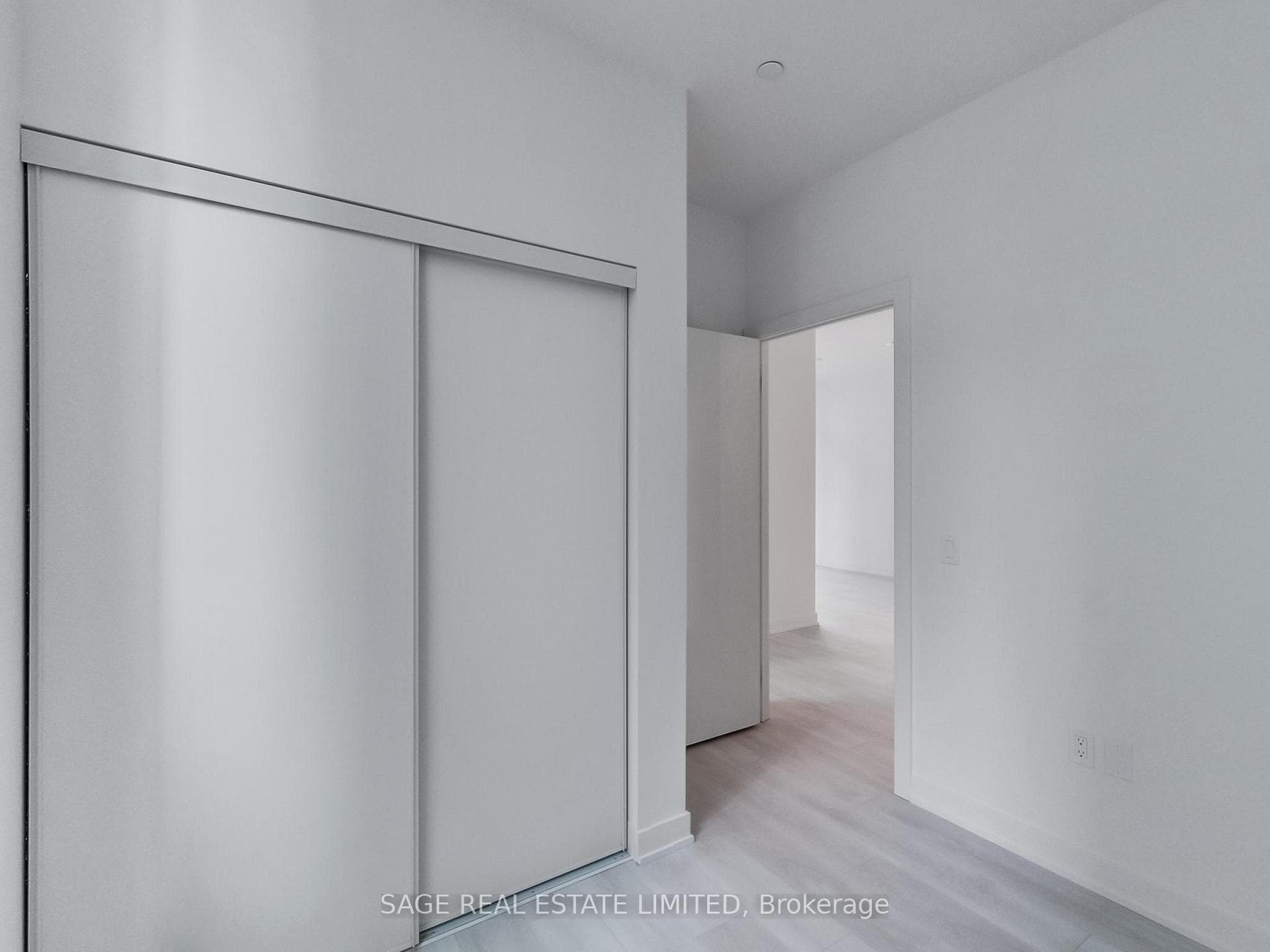 117 Broadway Avenue Unit 1904 photo 25