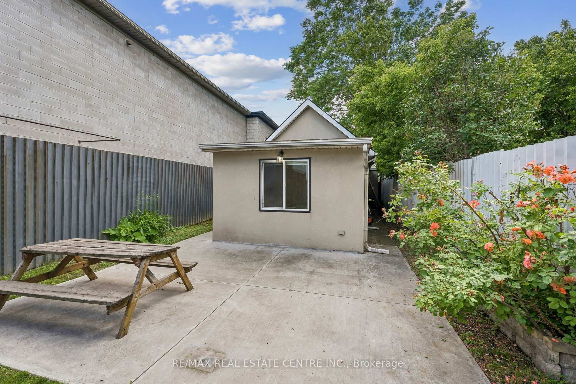 43 Whitfield Avenue photo 44