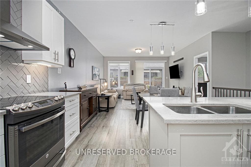 737 MAURICE STEAD Street photo 13