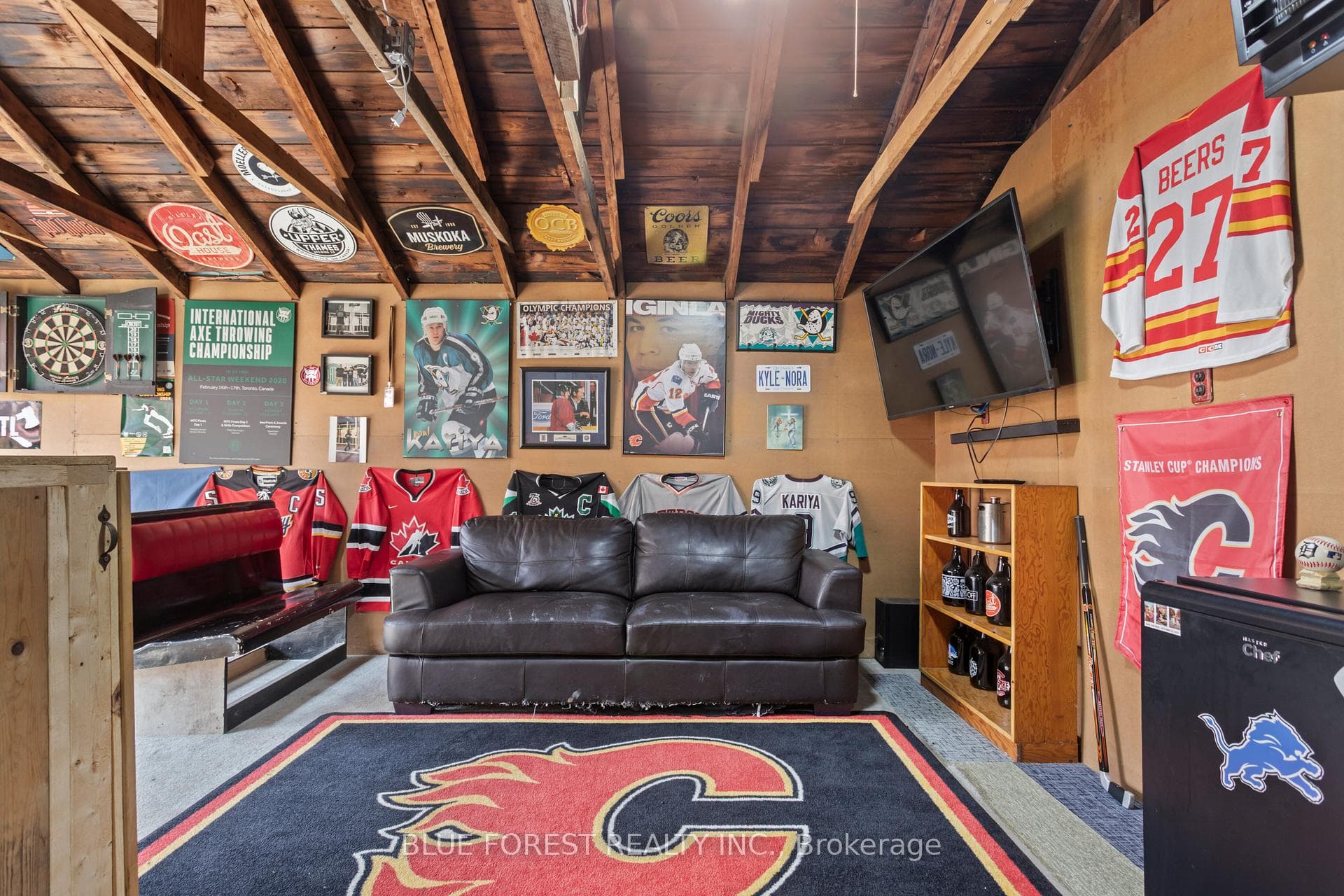 Garage with Heater
