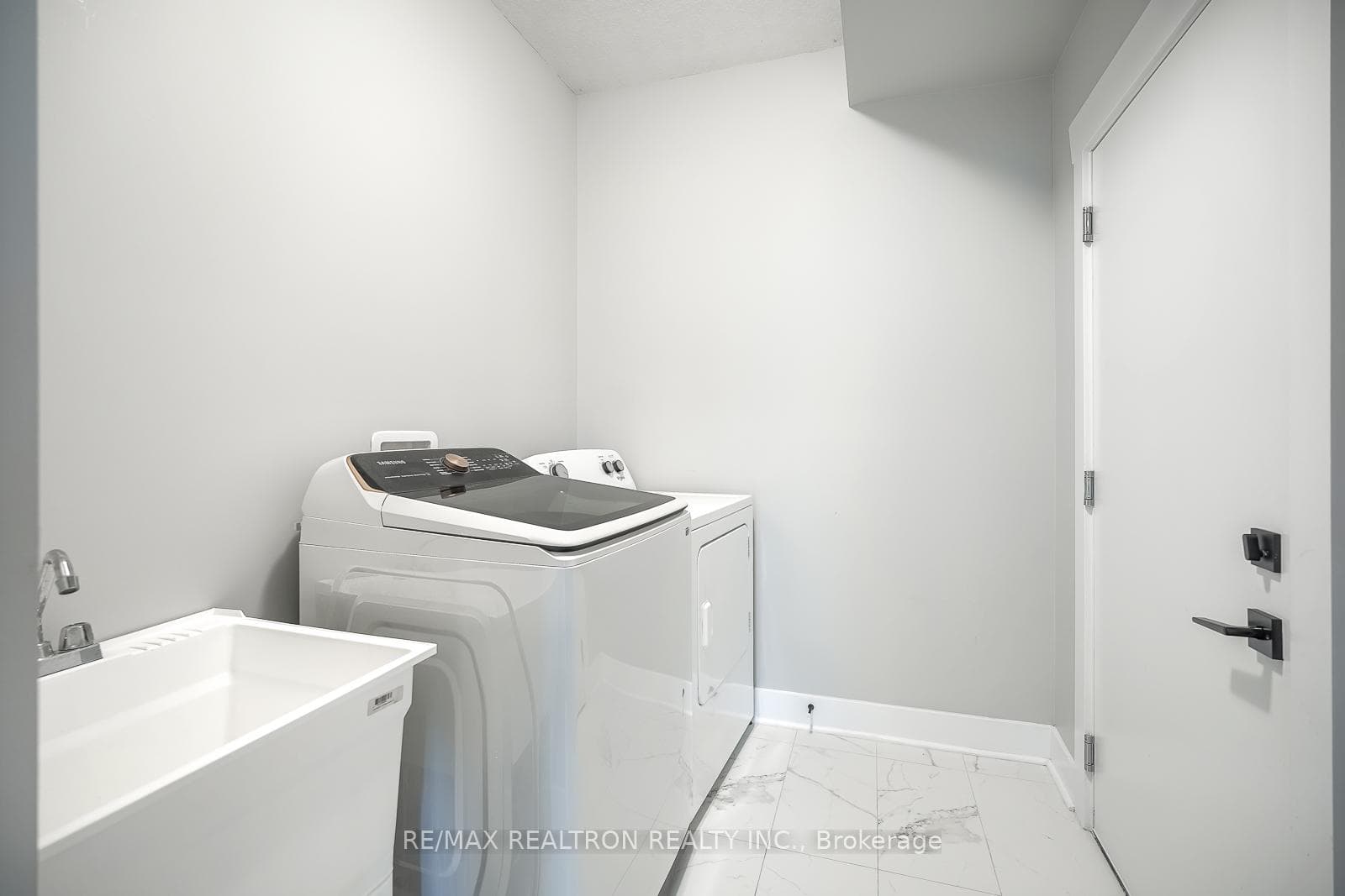44 Allenwood Road photo 23