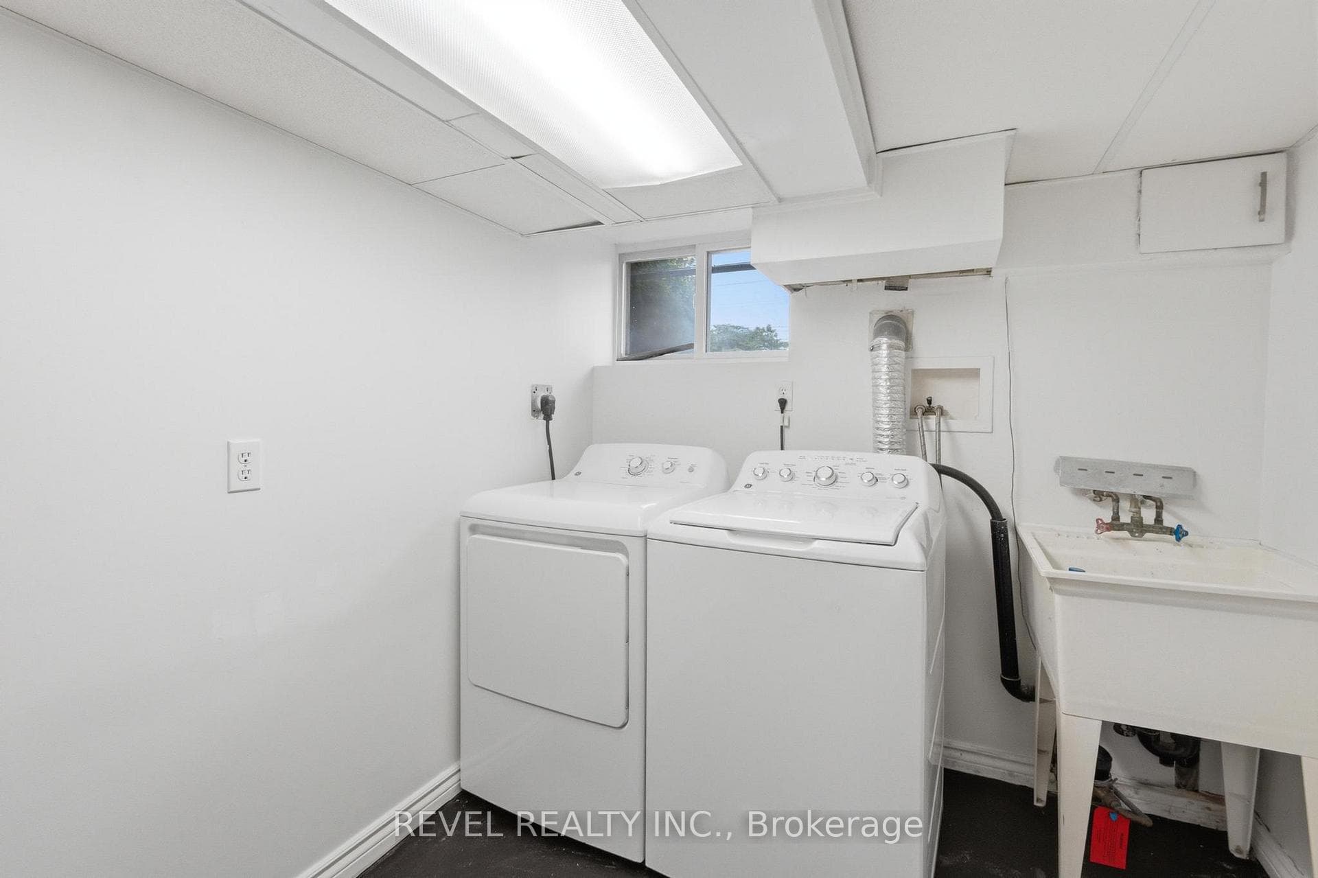 481 Upper Gage Avenue photo 32