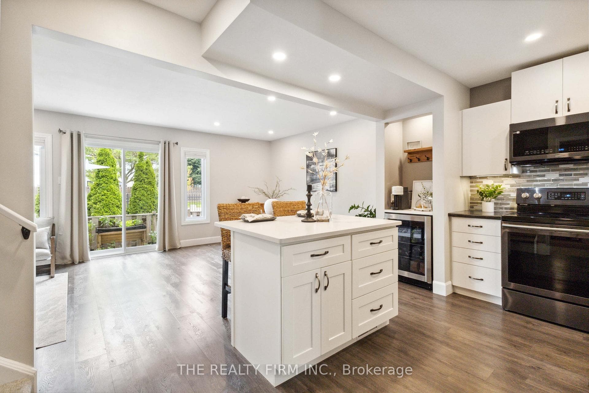 131 Bonaventure Drive Unit 5 photo 3
