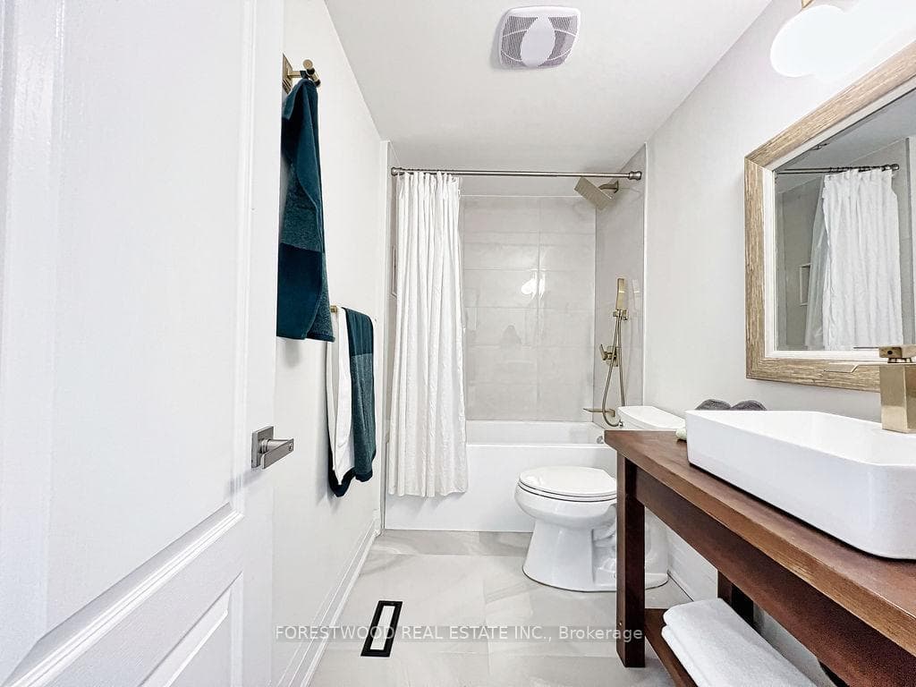 400 Bloor Street Unit 56 photo 15