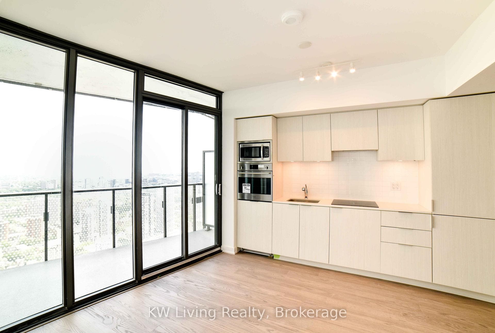 11 Wellesley Street Unit 5812 photo 5