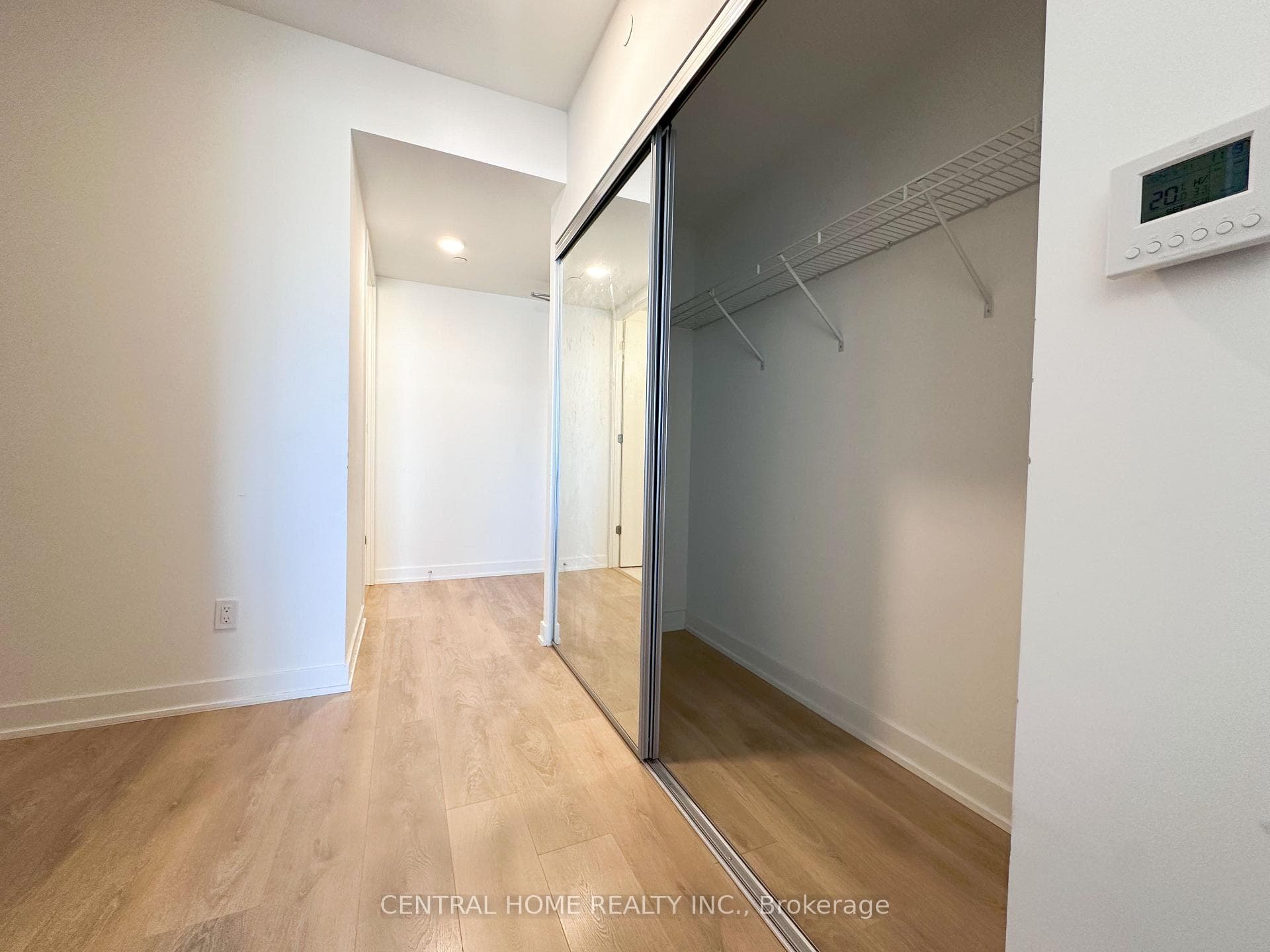 501 Yonge Street Unit 3113 photo 11