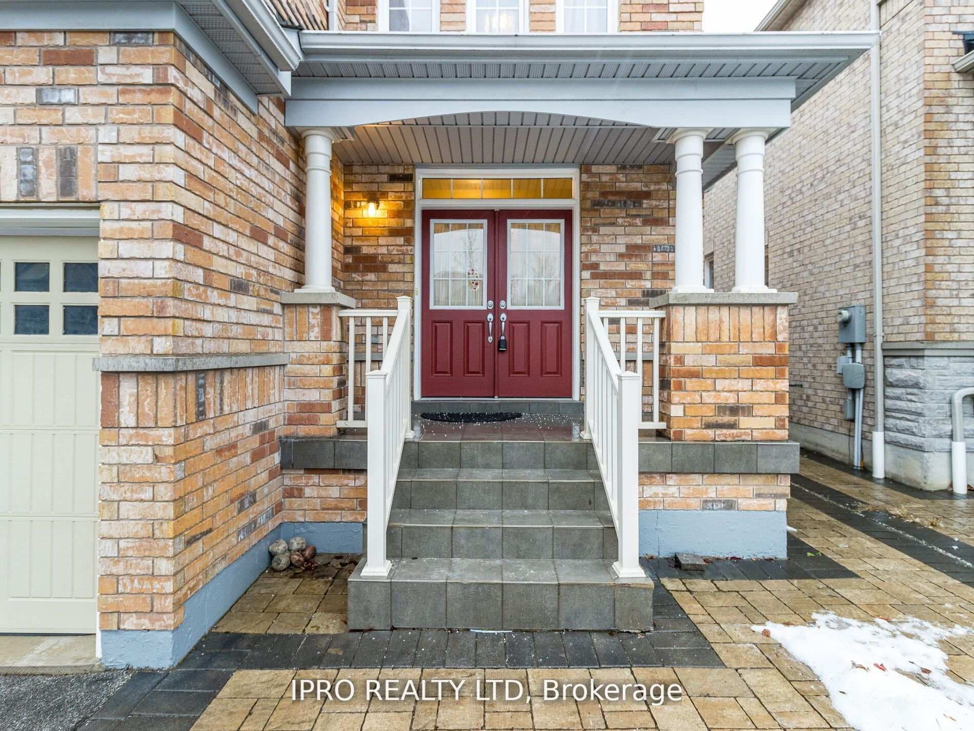 450 Summerlyn Trail photo 2