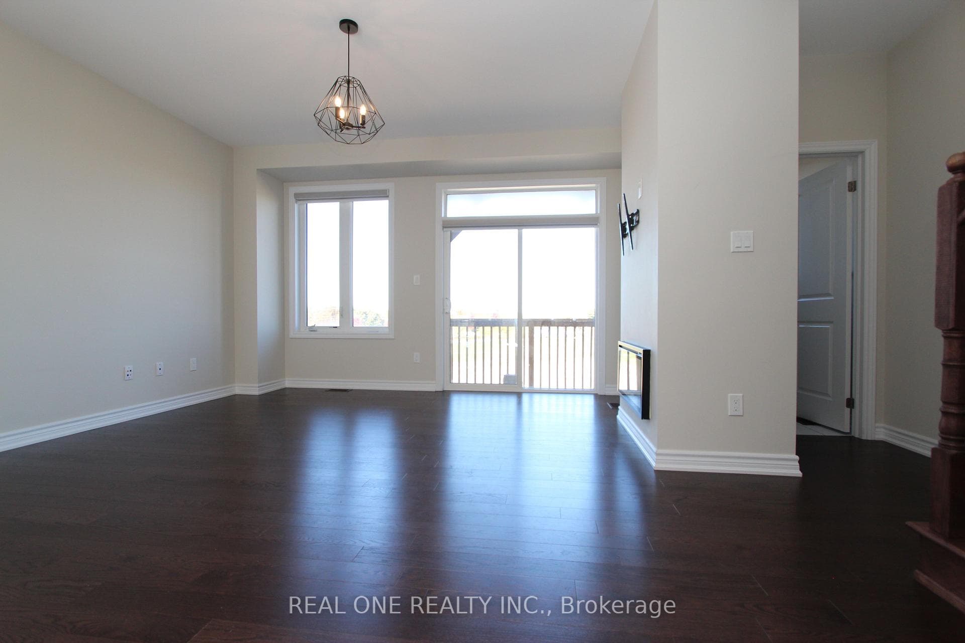 14 Douet Lane photo 6