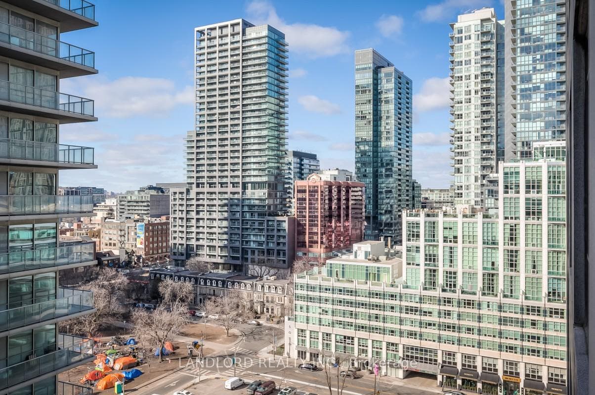 20 Blue Jays Way Unit 1702 photo 22