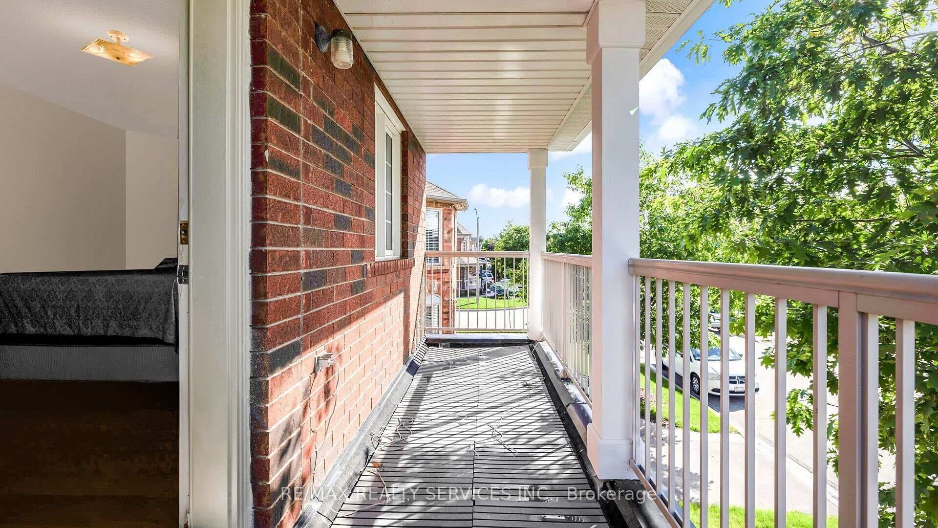 129 Luella Crescent photo 29