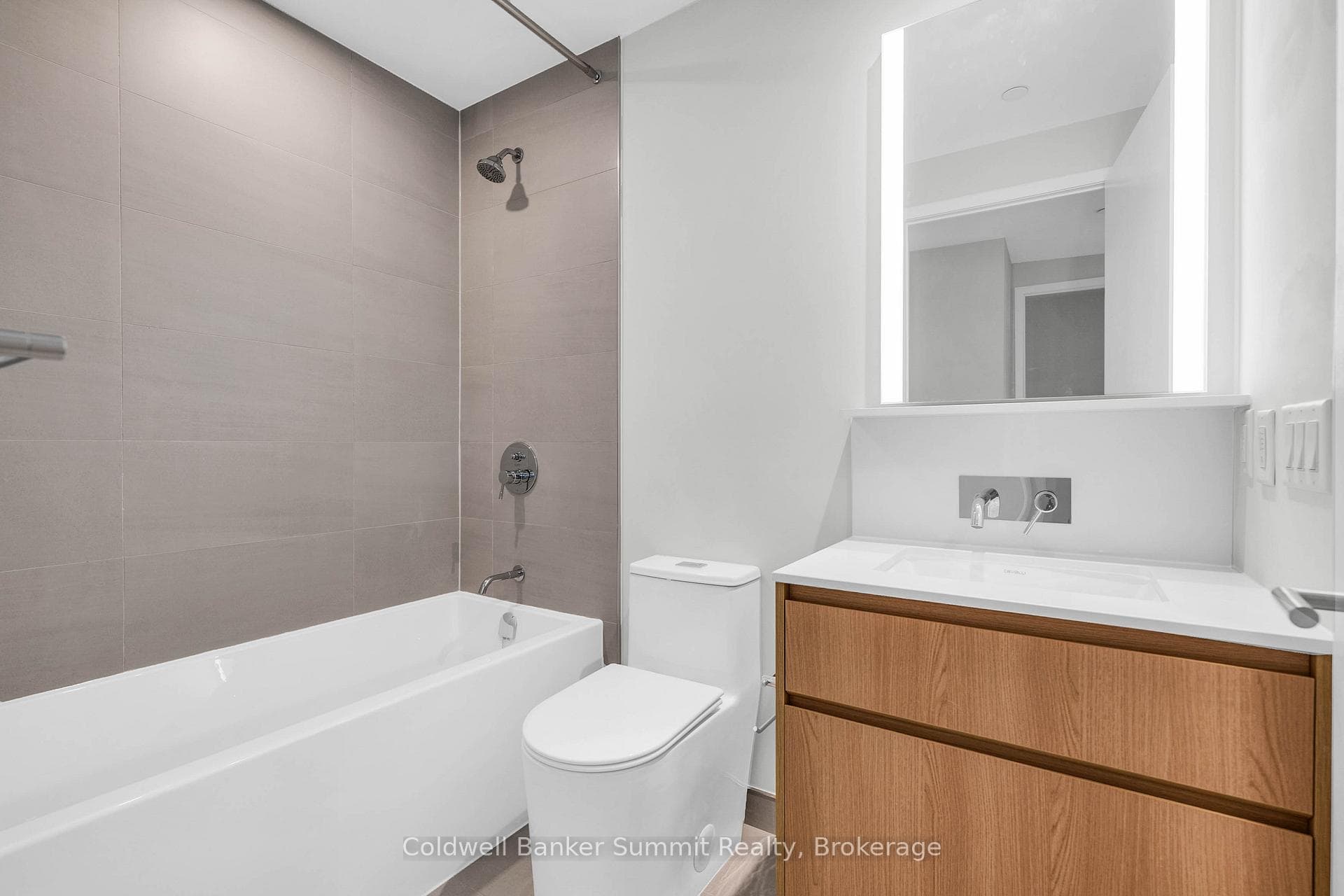 322 Dupont Street Unit 203 photo 19