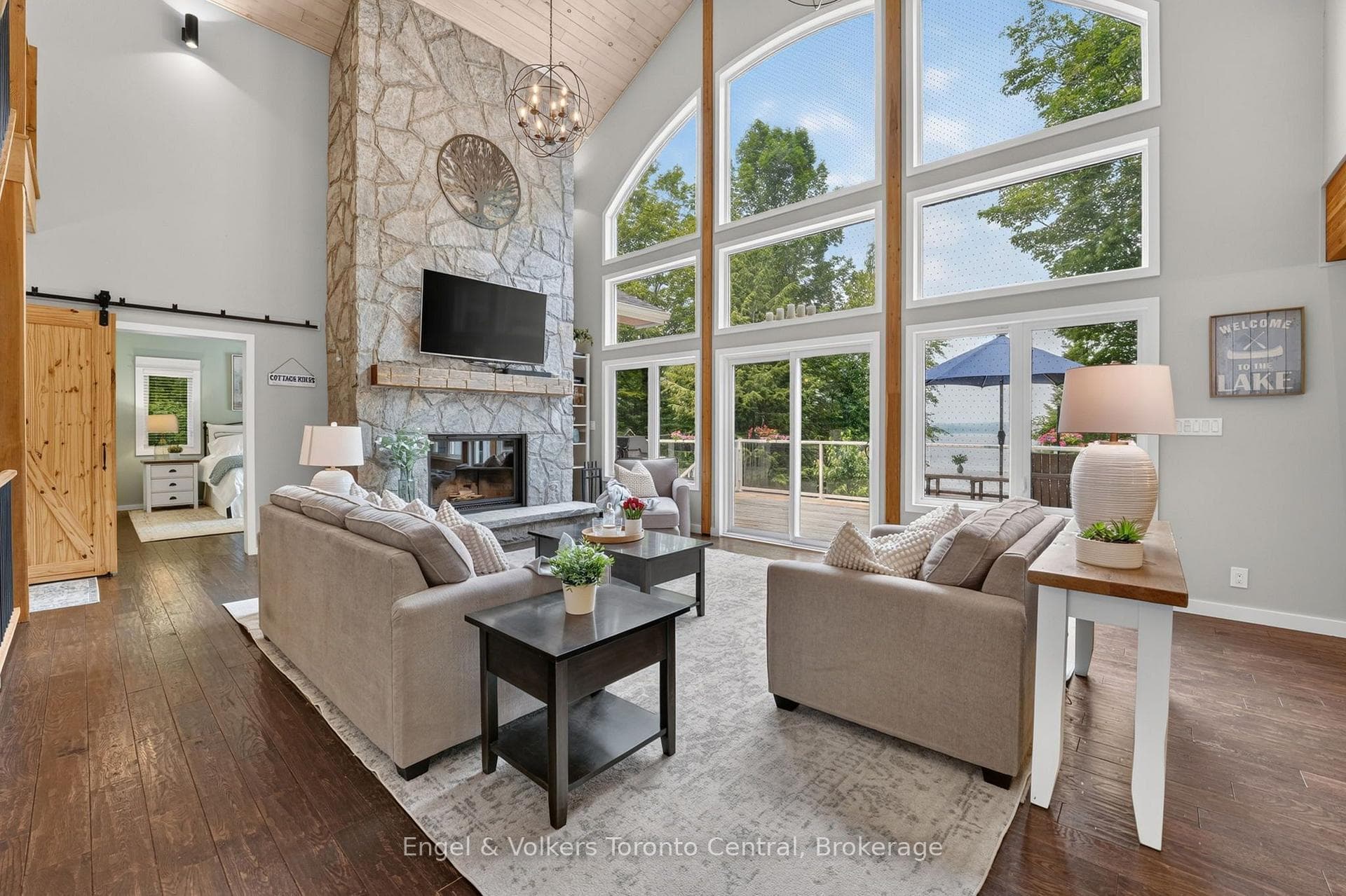 Unobstructed lake views