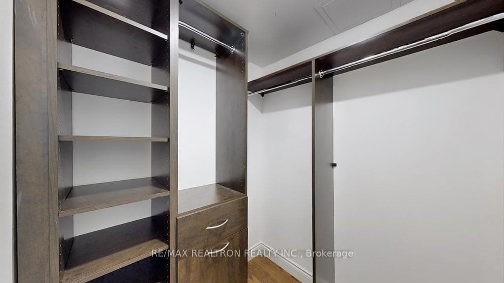 25 Greenview Avenue Unit 526 photo 11