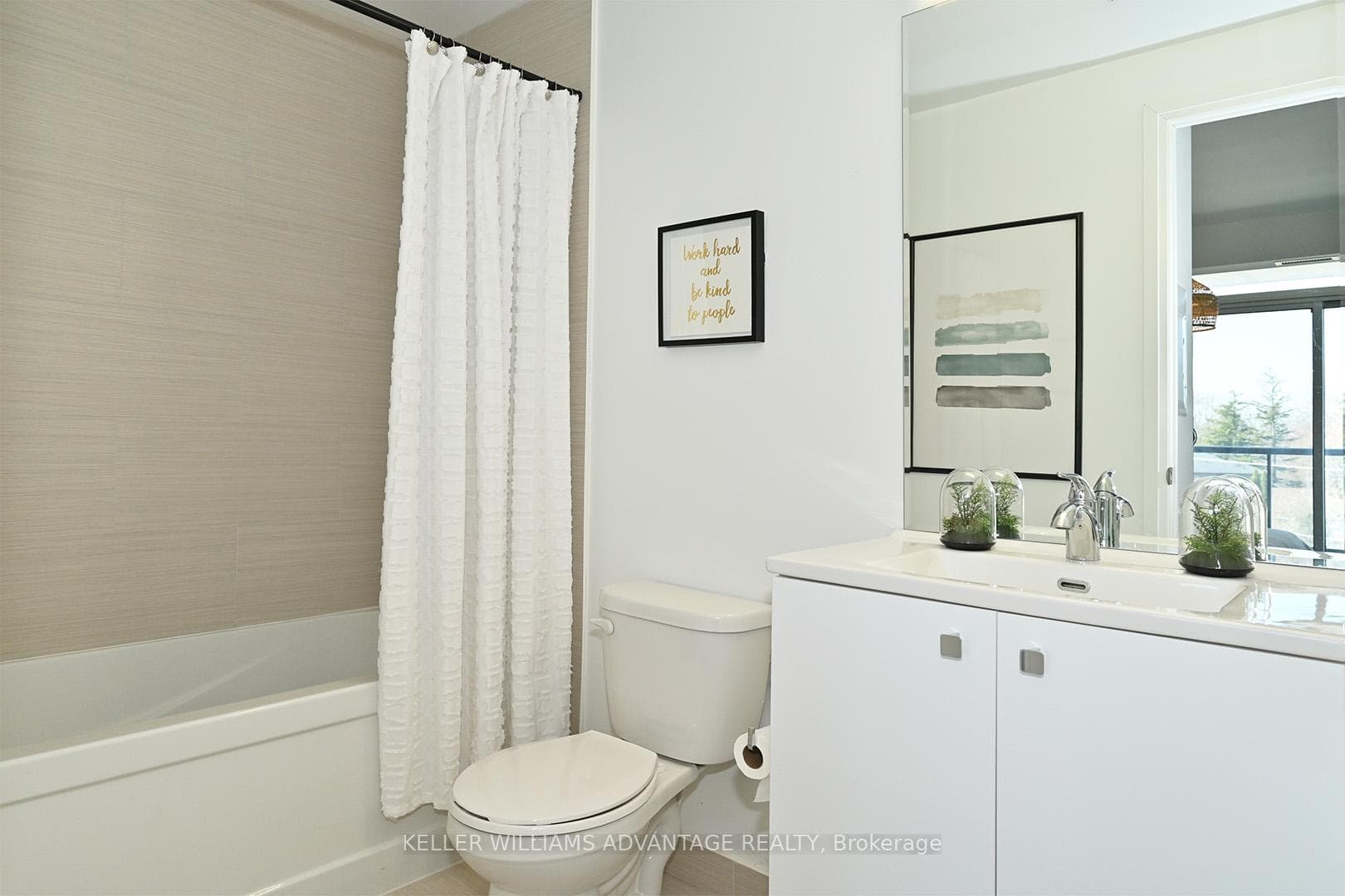 4 pc en-suite bath