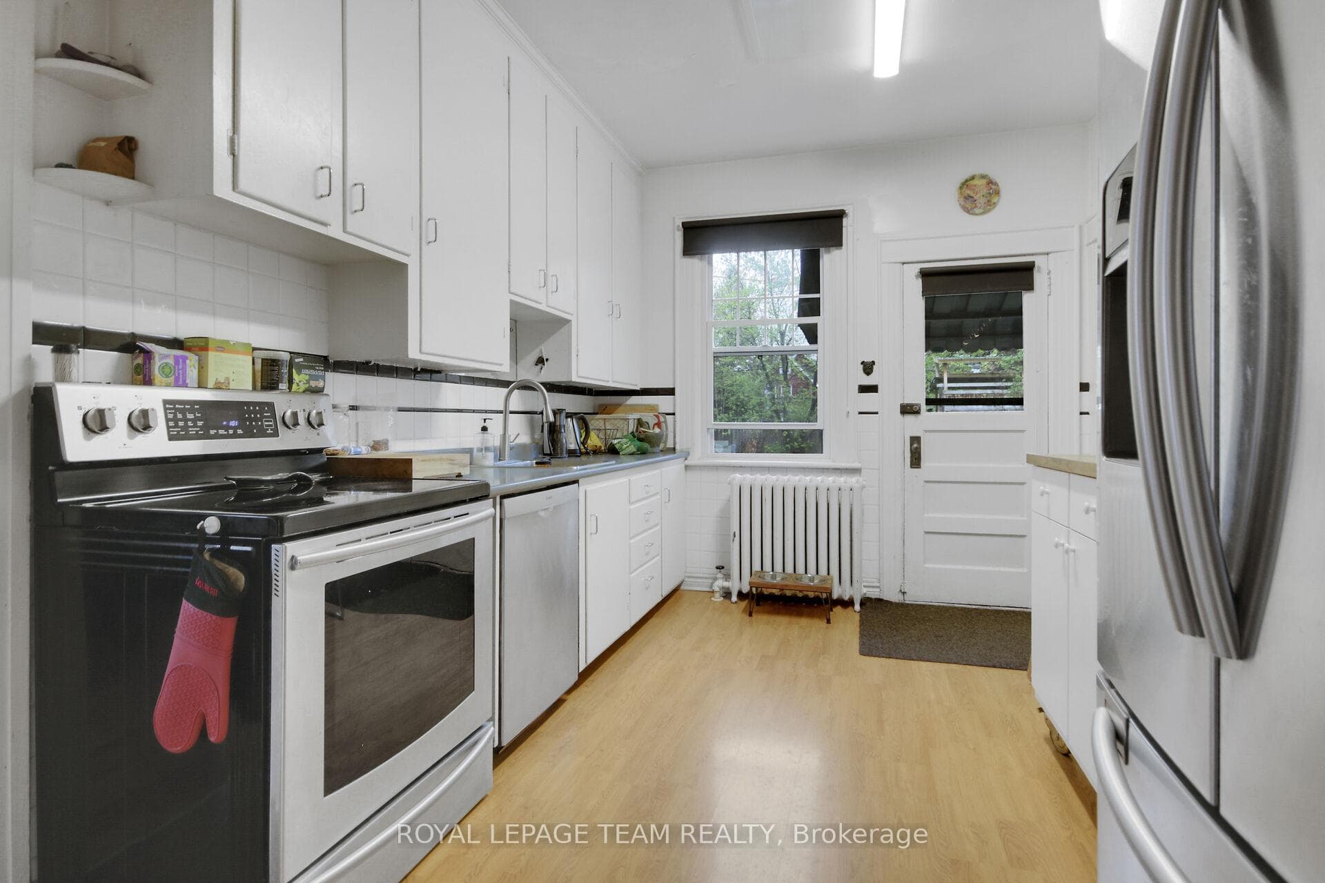 27 Irving Avenue photo 10