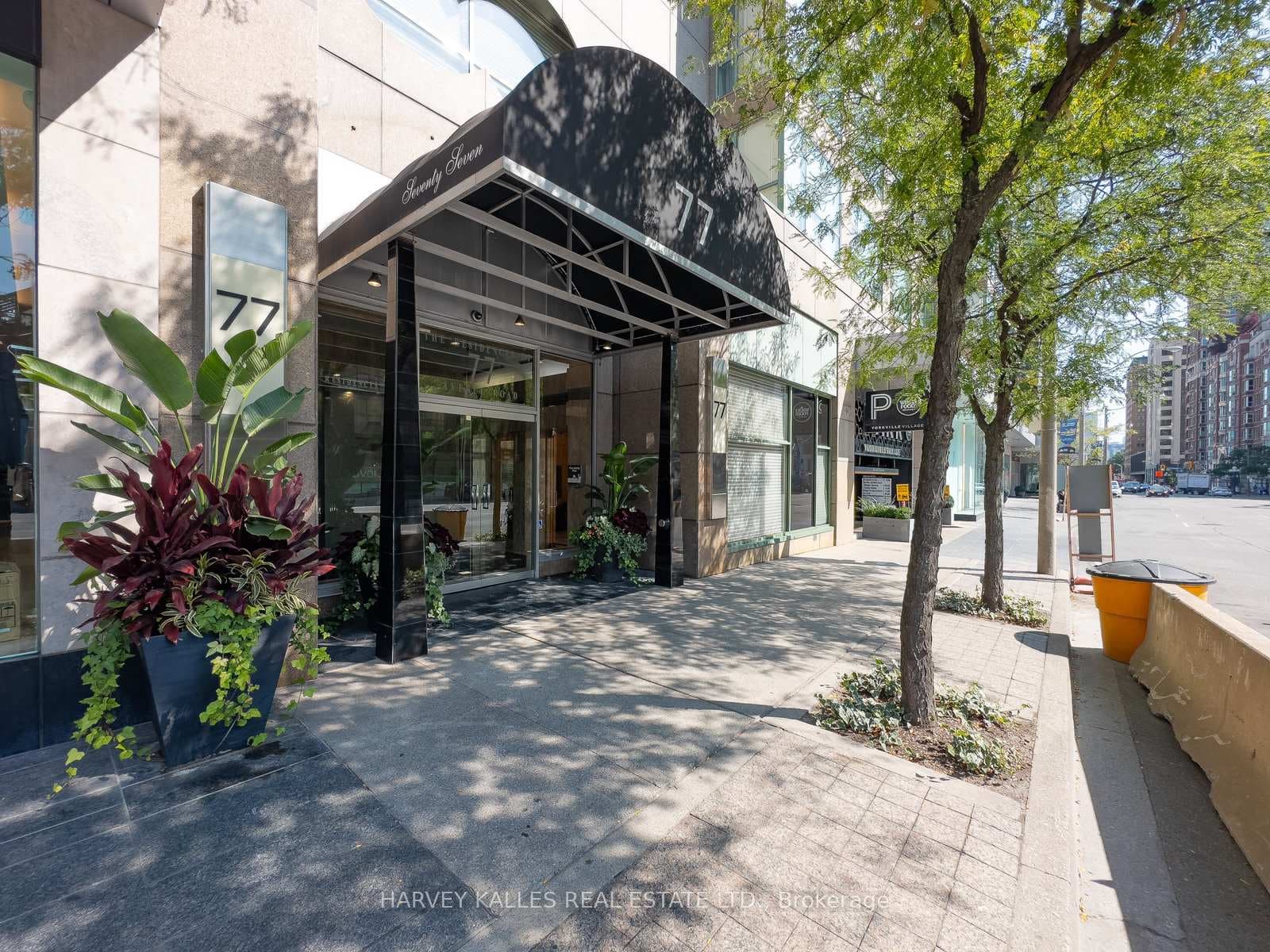 77 Avenue Road Unit 401 photo 3