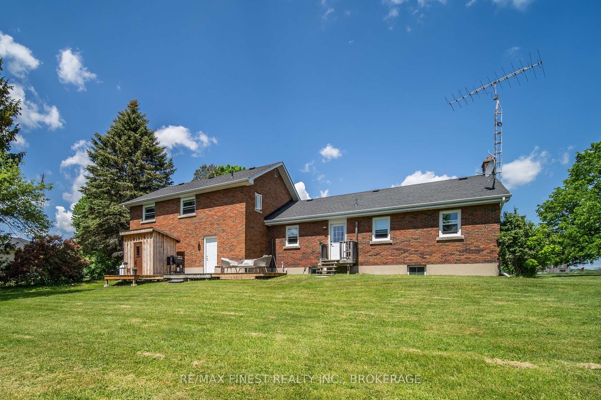 788 SIMMONS Road photo 26