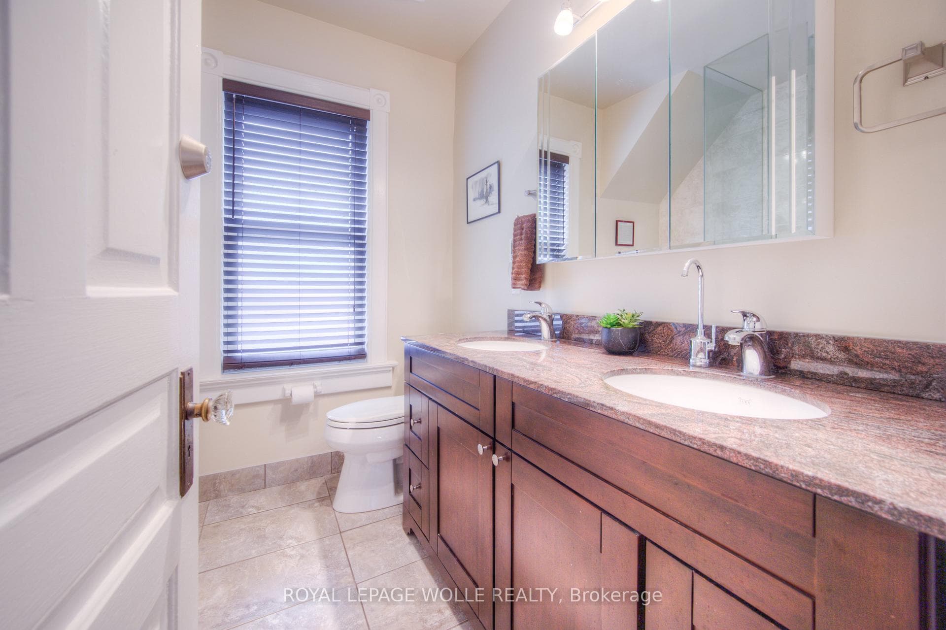 82 Samuel Street photo 22