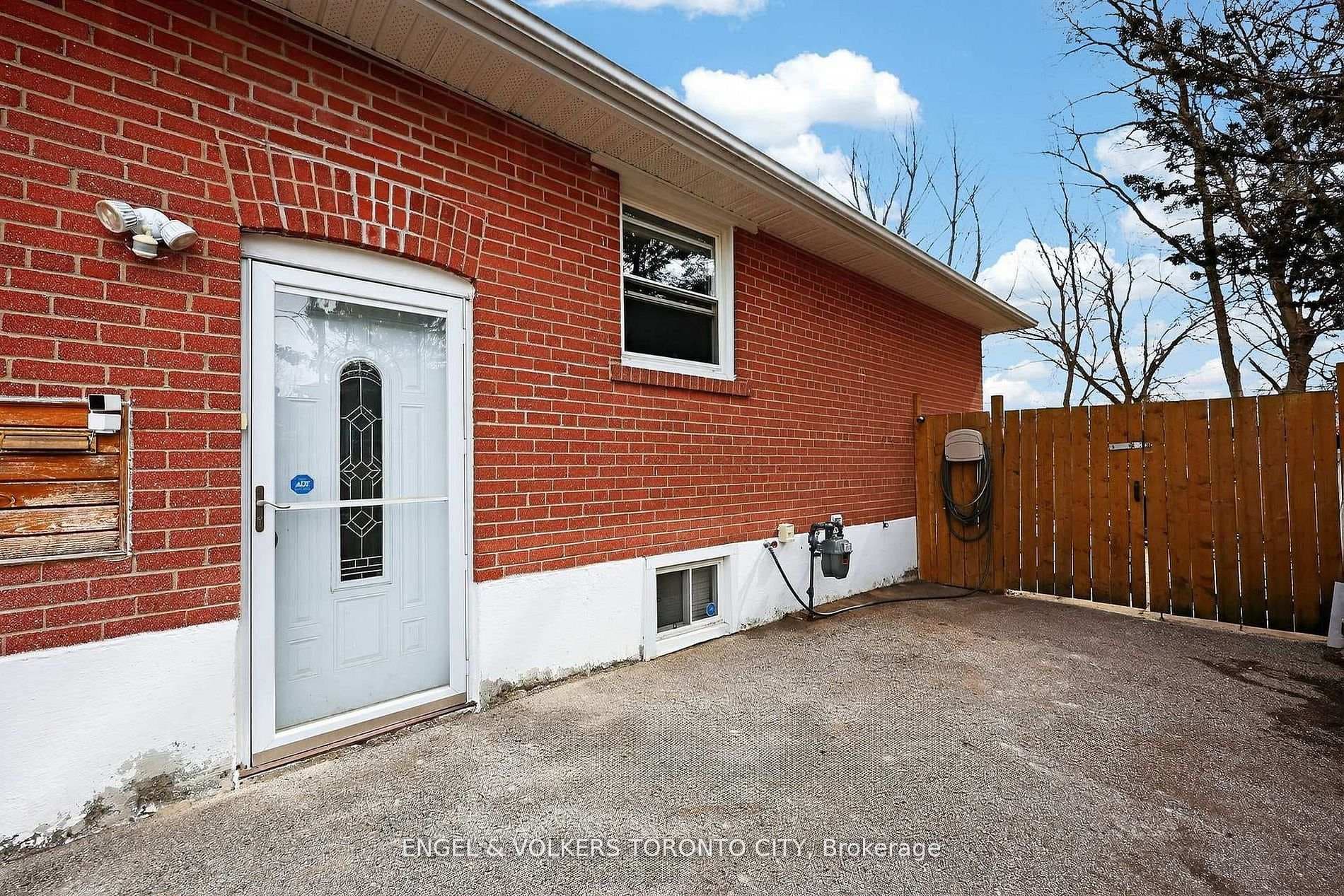 122 Septonne Avenue photo 32