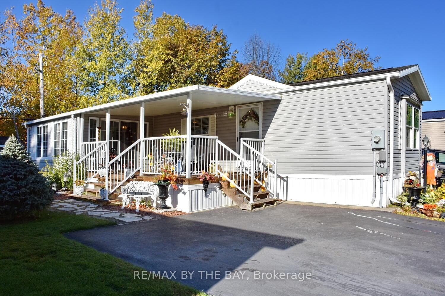36 Georgian Glen Drive photo 8