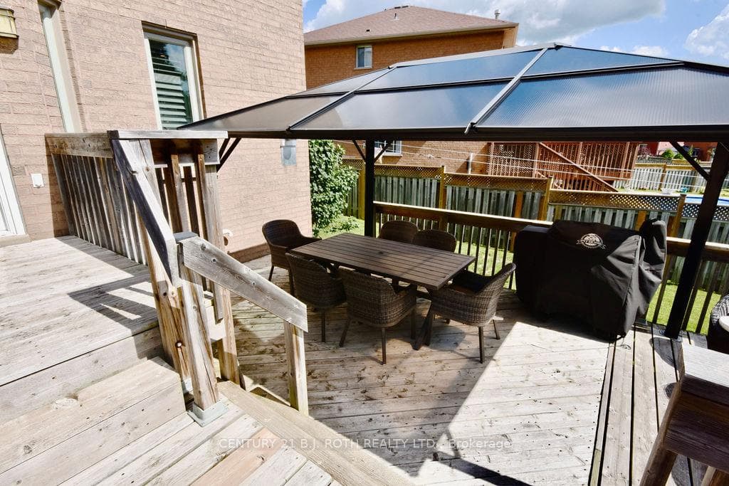 63 MORTON Crescent photo 28