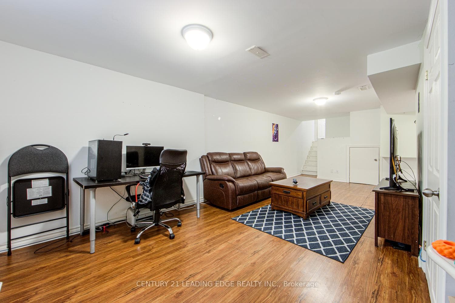 45 Wales Avenue Unit Walkout Basement photo 4