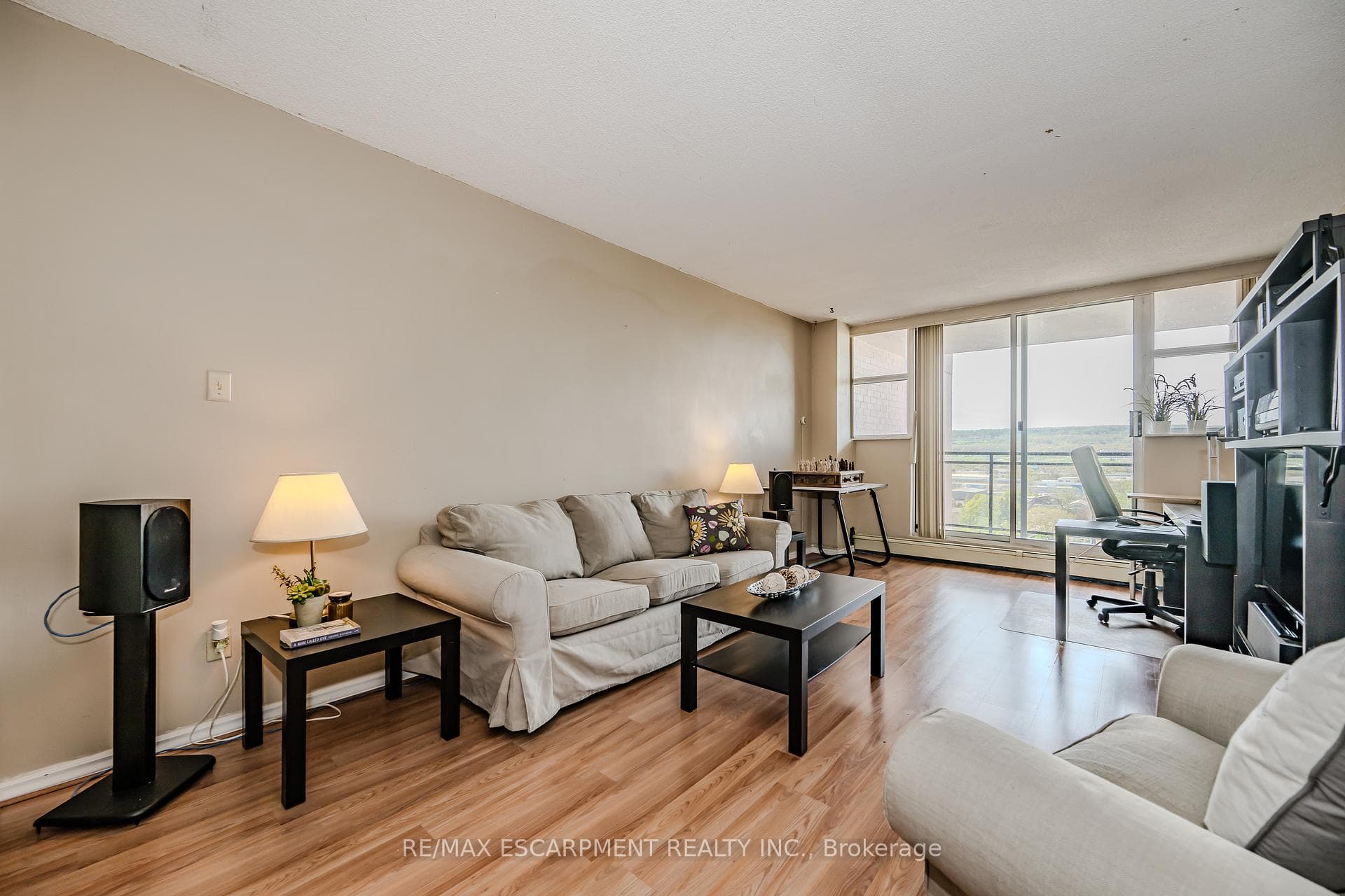 975 Warwick Court Unit 1610 photo 6