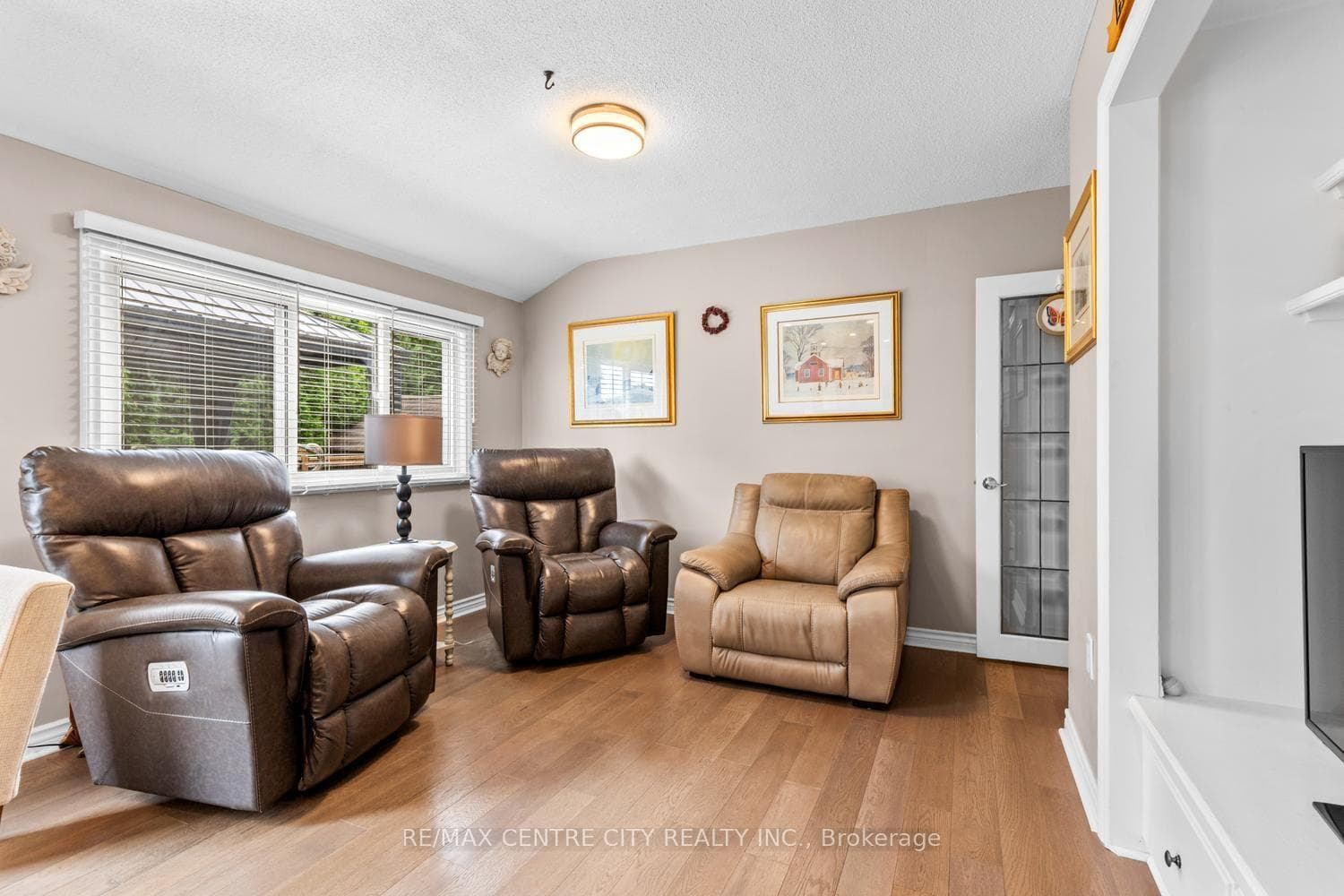 764 Valetta Street photo 16
