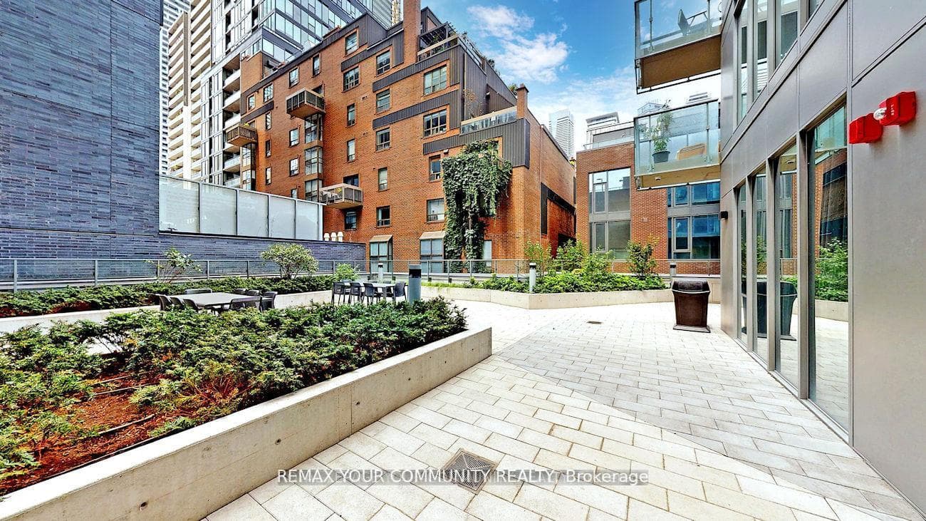 50 Wellesley Street Unit 302 photo 13