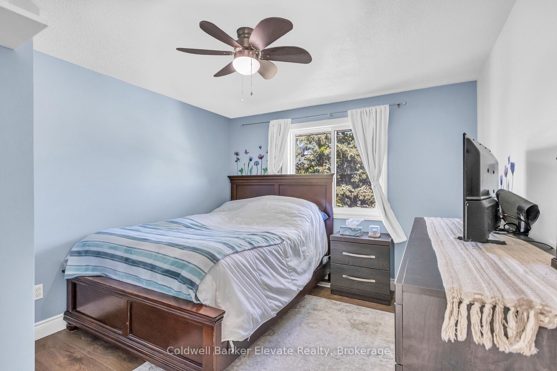 359 Lexington Road photo 25
