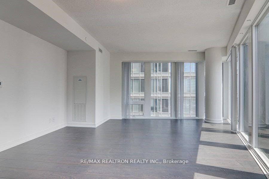 60 Shuter Street Unit 1602 photo 10