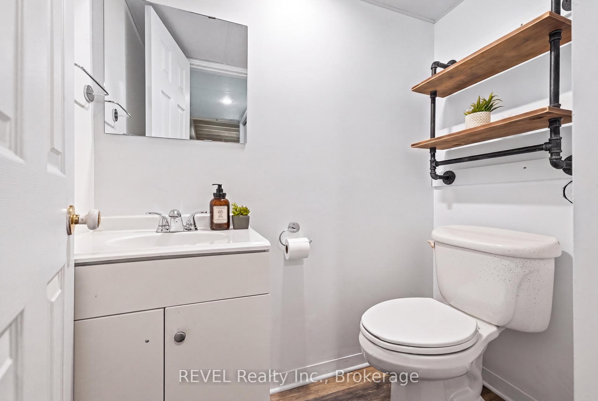 Guest cottage main floor powder room