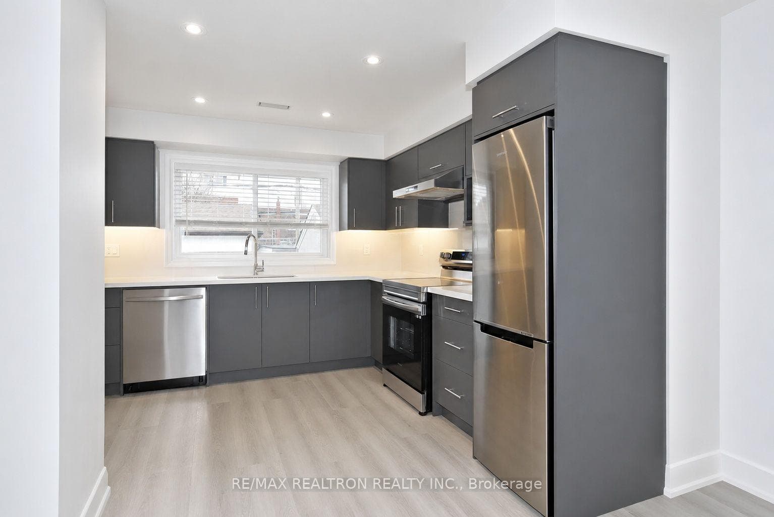 230 Boon Avenue Unit 4 photo 8