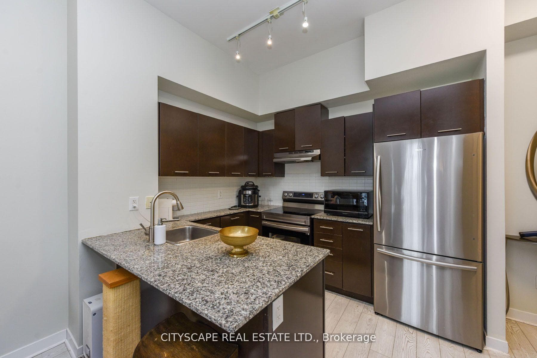 365 Prince of Wales Drive Unit 611 photo 6