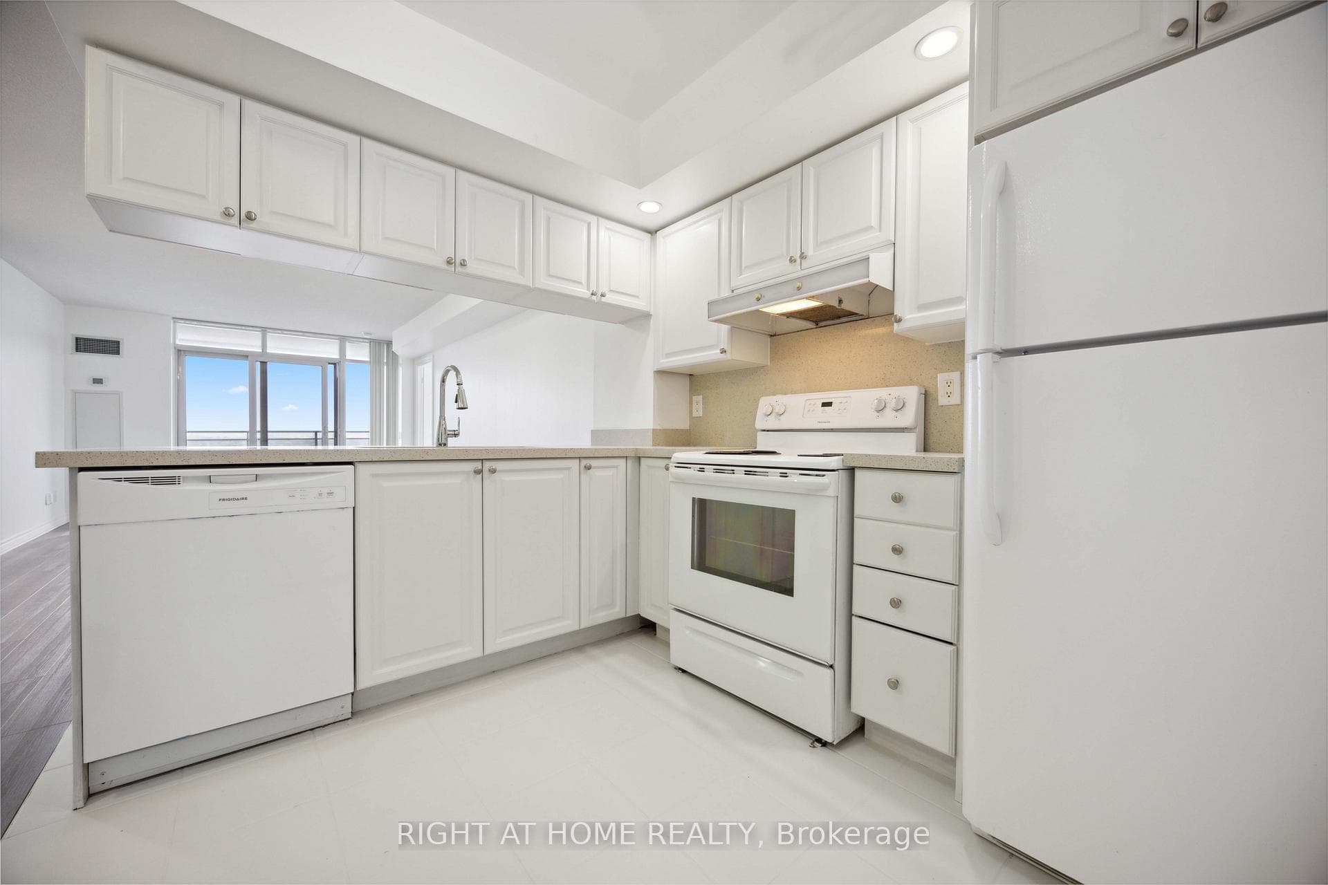 5229 Dundas Street Unit 1704 photo 26