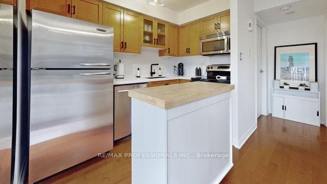 30 Western Battery Road Unit 302 photo 16