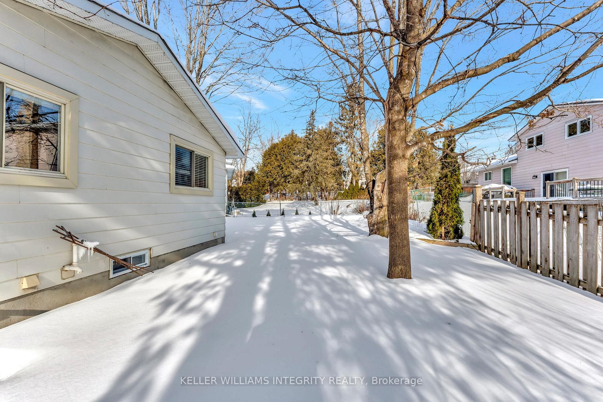 28 Wedgewood Crescent photo 29
