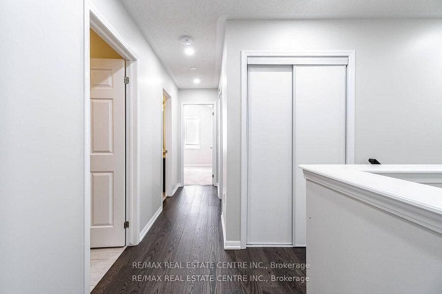 989 Farmstead Drive photo 25