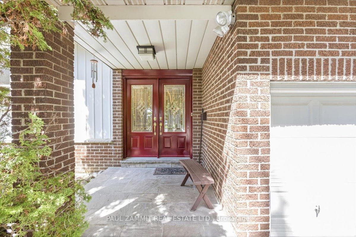 56 Coral Harbour Crescent photo 3