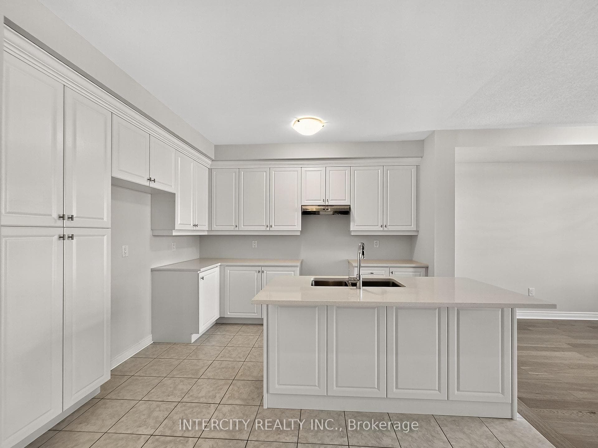 100 Grassbank Road photo 17