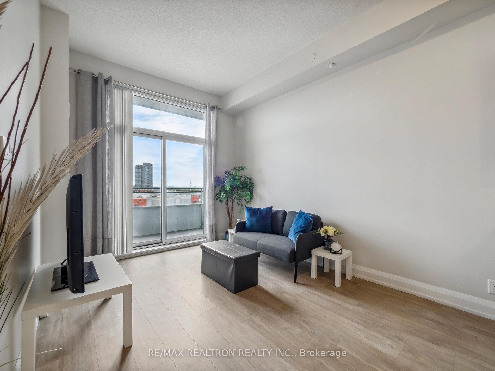7890 Bathurst Street Unit 606 photo 21