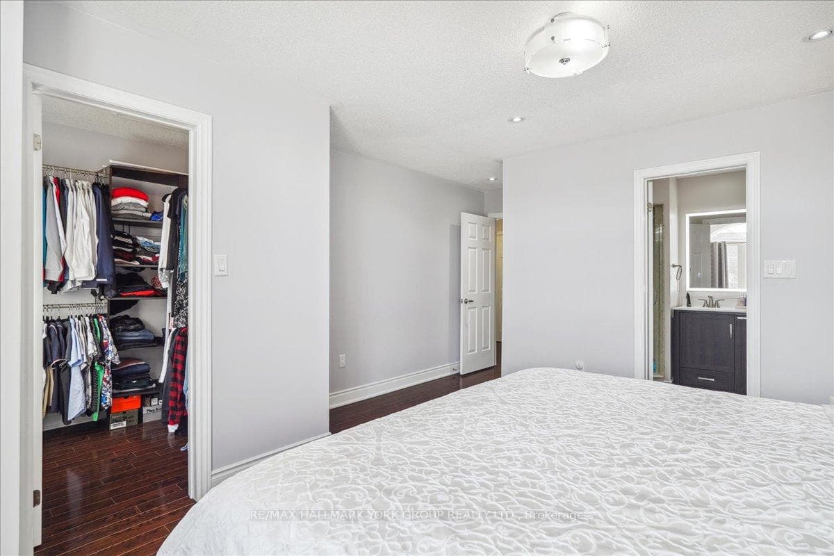 530 Ainsworth Drive photo 15