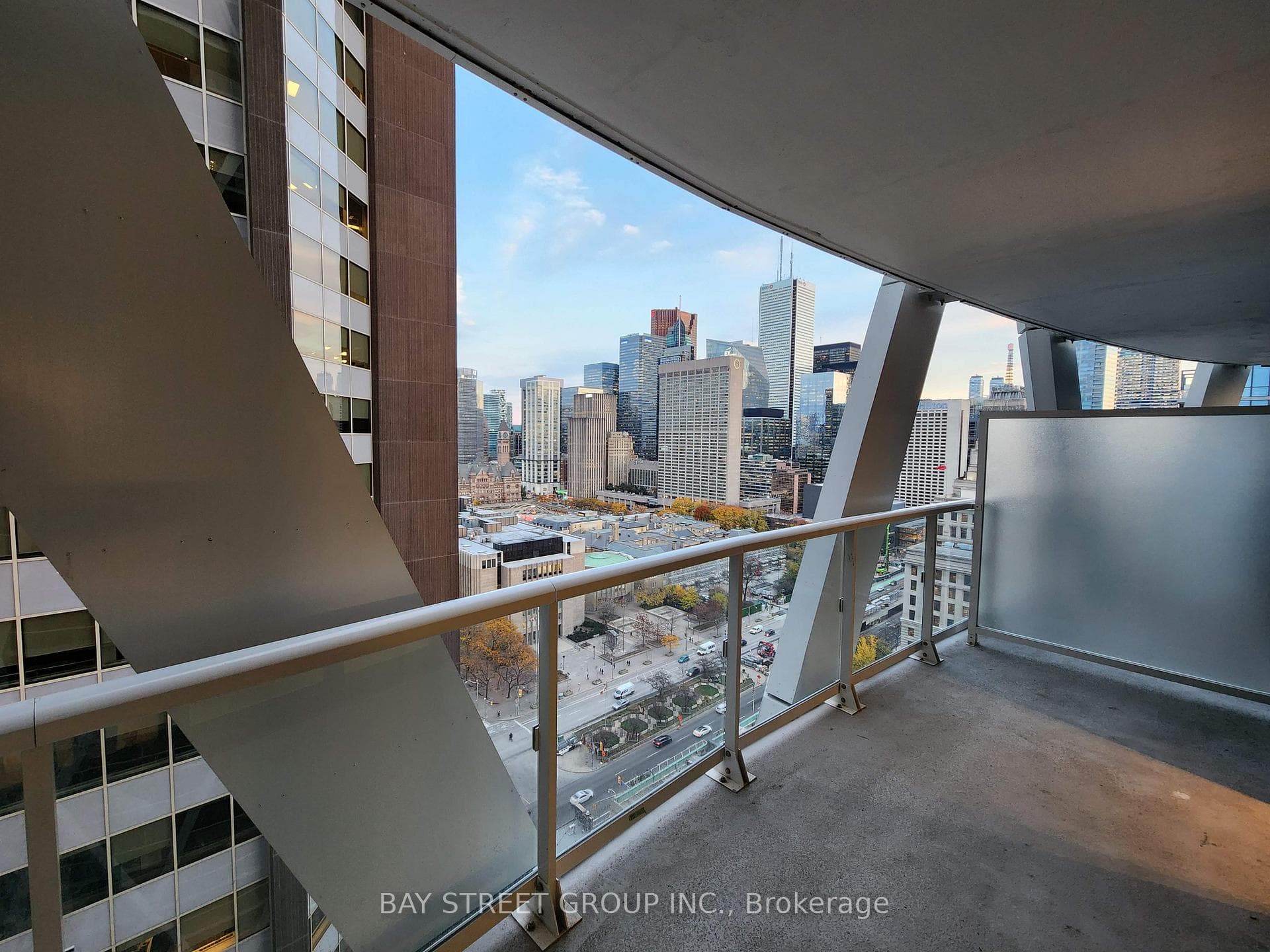 230 Simcoe Street Unit 2013 photo 14