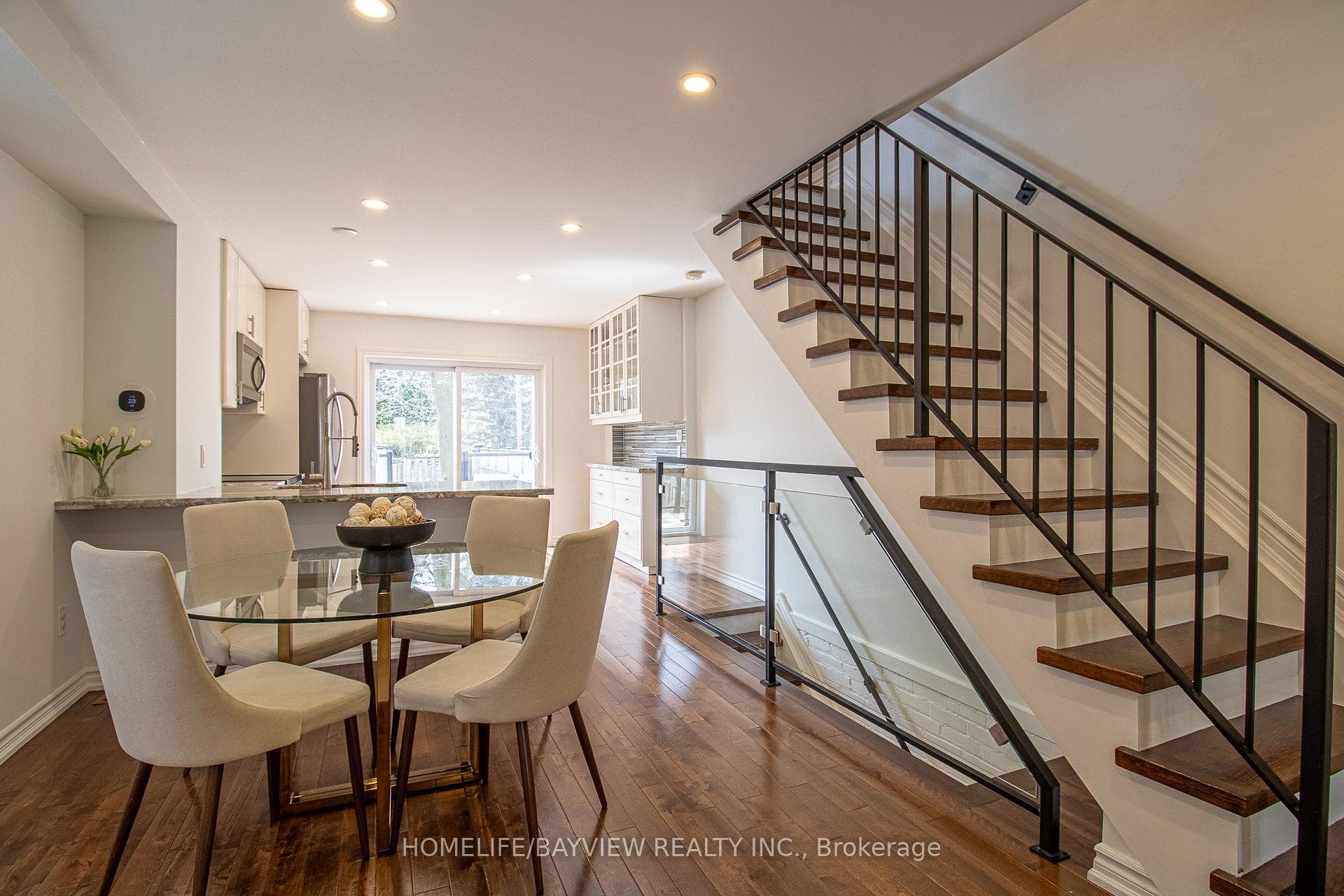 433 Davisville Avenue photo 8