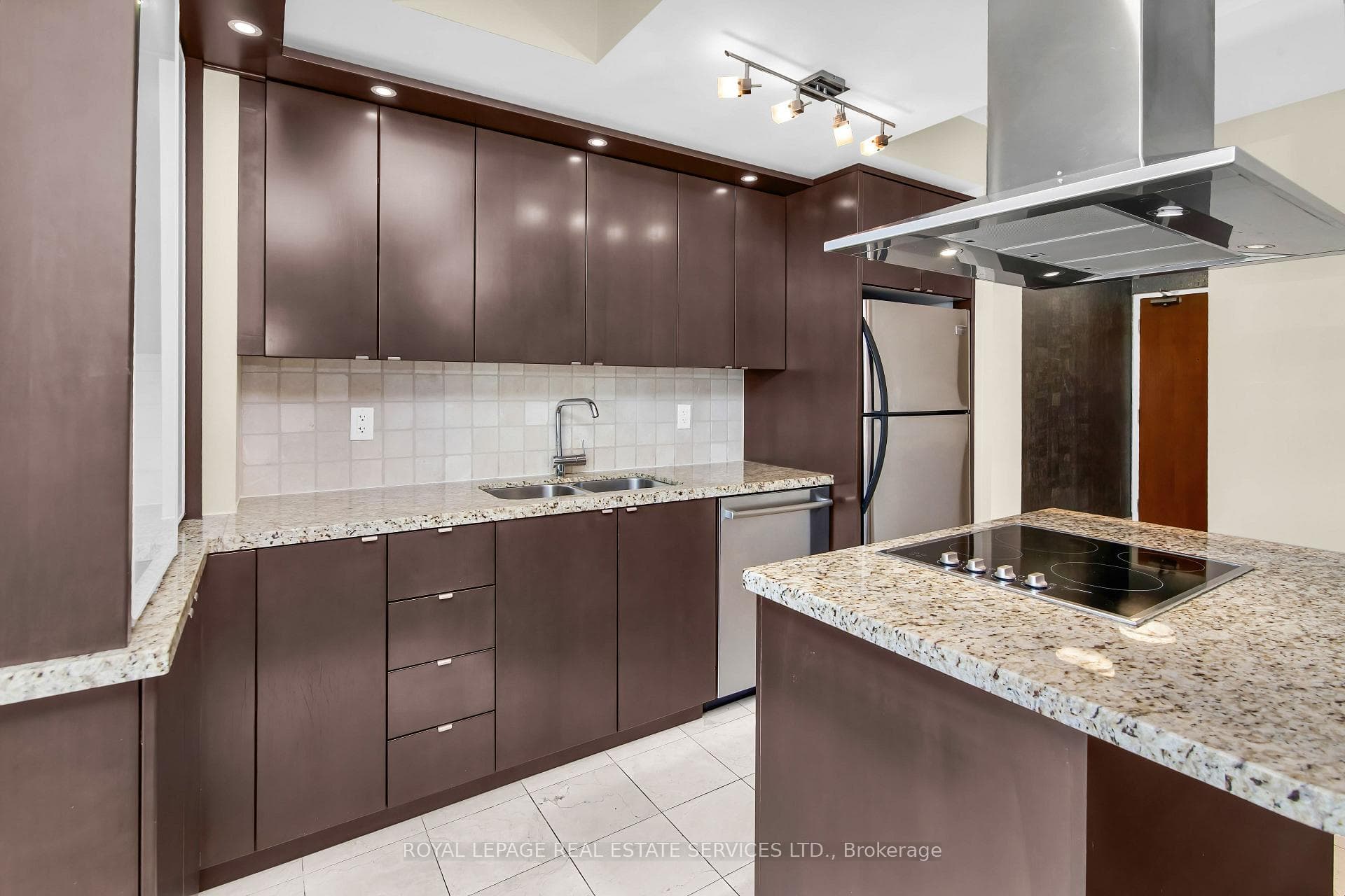 1430 Yonge Street Unit 1006 photo 14
