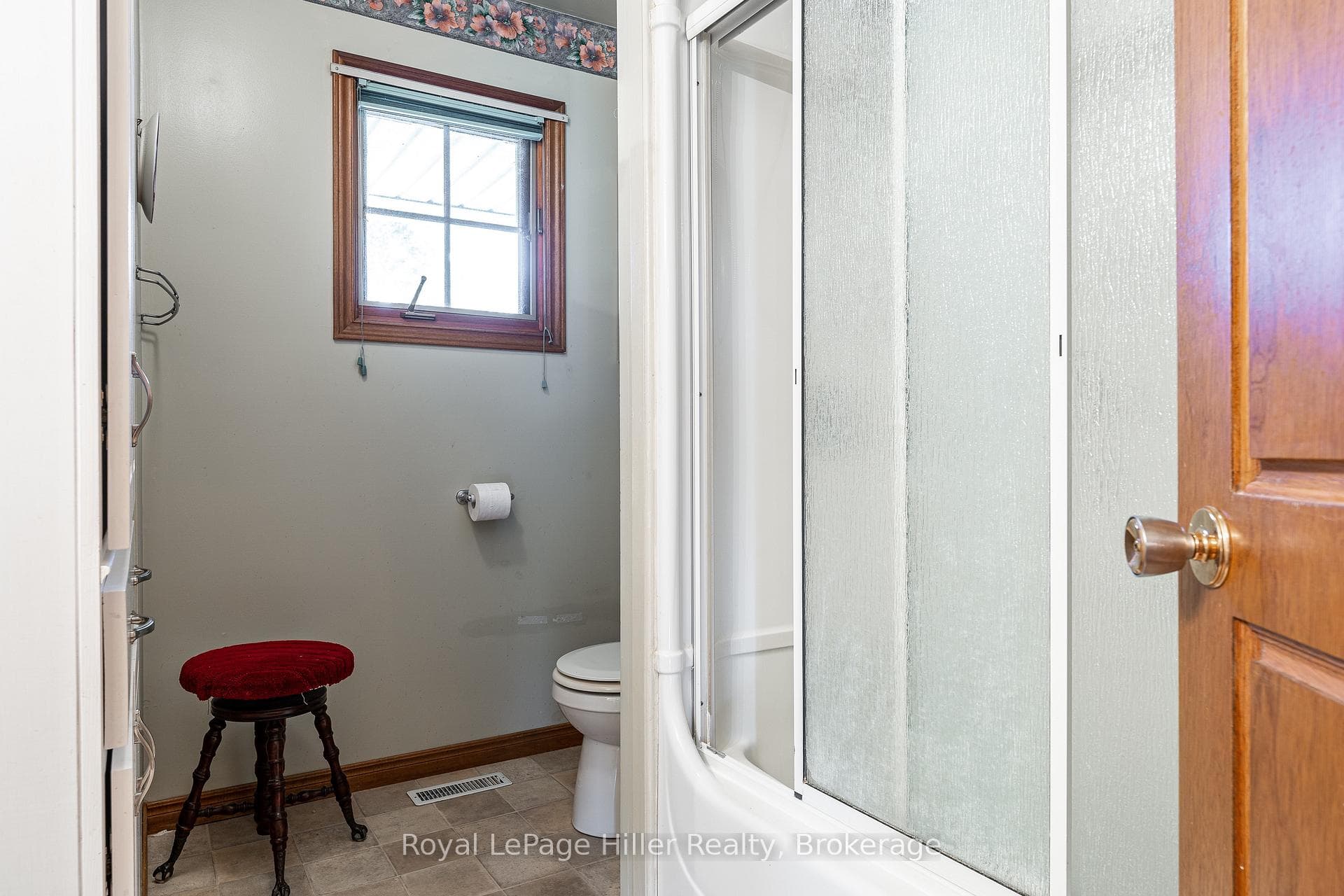 291 JOHN Street photo 15